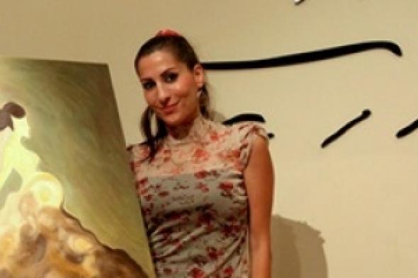فنانة تشكيلية فلسطينية تتحدى بلوحاتها الصورة النمطية للمرأة