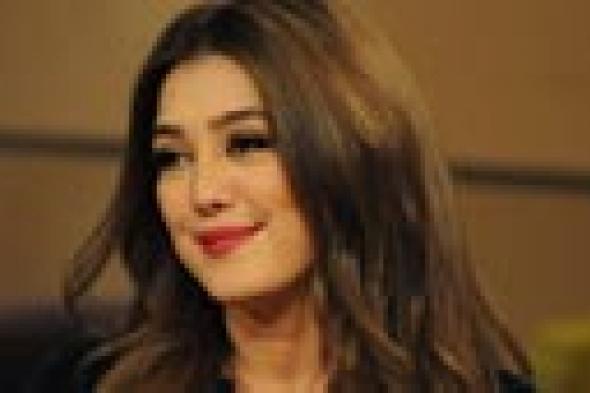 بالصور- كندة علوش تؤكد أنها ستعتزل التمثيل قريبا.. وتوضح سبب رواج شائعة ارتباطها بخالد الصاوي