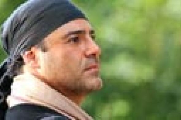صورة- "سيلفي" يجمع عاصي الحلاني وزوجته في رحلتهما إلى "مدينة الضباب"