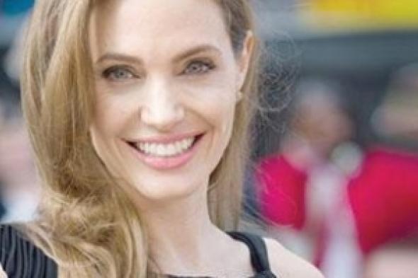 أنجلينا جولي تستأصل قناتي فالوب لقطع الطريق على مرض السرطان