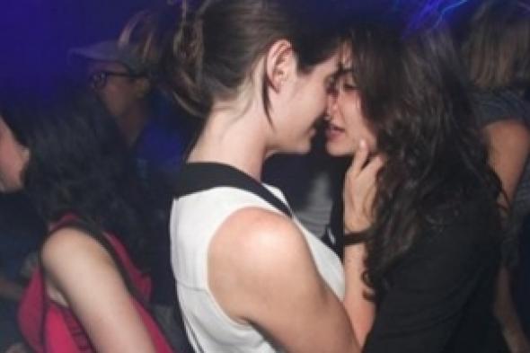 دراسة إسرائيلية: المثليّات يستهلكن الكحول أكثر ويدخّنّ بشكل أكبر