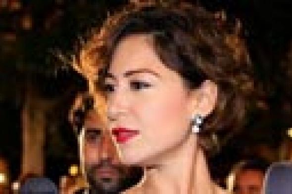 كسر في ساق منة شلبي