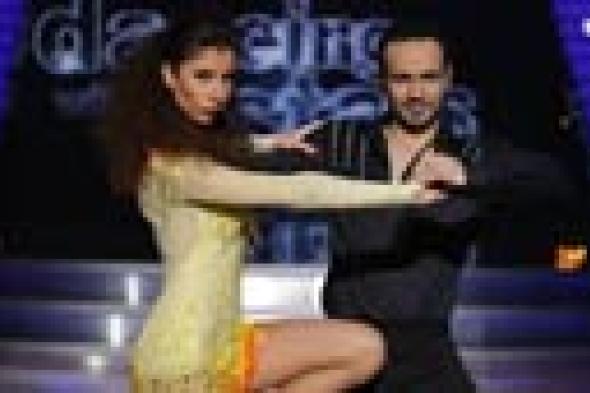 بالفيديو- محمد عطية متخوف من منعه دخول مصر بعد رقصة "السامبا"!