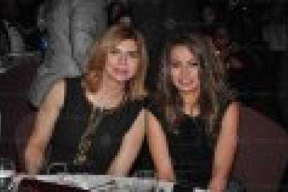 بالصور: تكريم نجوم الفن في مهرجان "الحب والسلام"