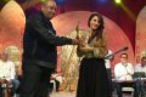 بالصور: تكريم ديانا حداد بمهرجان "ليلة نجوم الشاشة" بالمغرب