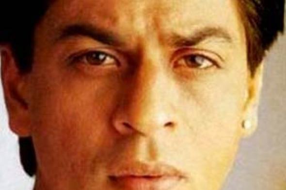 صورة- شاه روخ خان يحصل على جائزة سينمائية مرموقة بلندن ويلتقي زين مالك