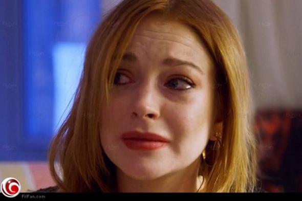 ترجمة "أنت حمار" تضع لينزي لوهان في مأزق!