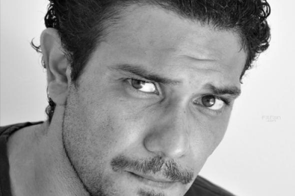 صورة- طفل حديث الولادة في ملصق "من ضهر راجل" يحصد الإعجاب على Facebook