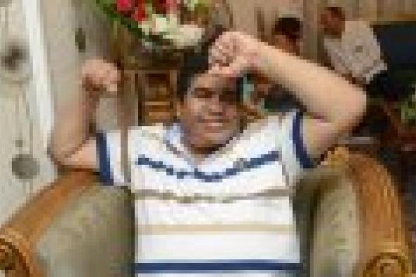 بالفيديو: أحمد عدوية يغني "مسافر" لبرنامج "الفرنجة"