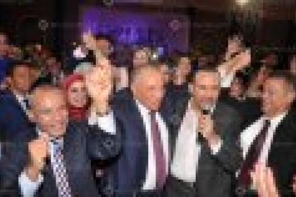 بالصور: إليسار وهشام عباس يشاركان أحمد الزند الاحتفال بزفاف نجله