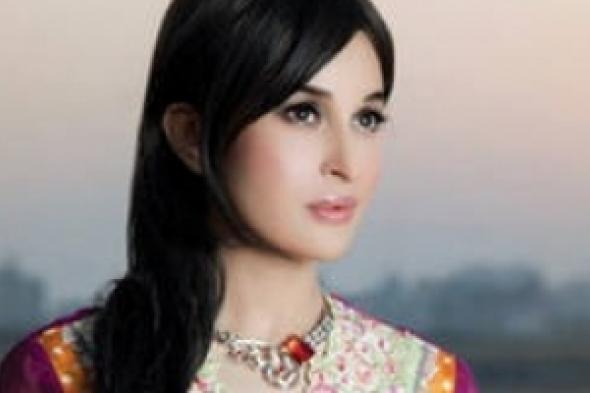 انتشرت بين الشابات.. وتكرِّس «موضة» المصمِّمات .... «مشاغل» الكويتيات.. وداعاً للماركات!