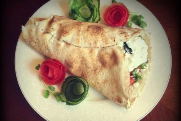 استمتعي بتحضير ساندويش الدجاج على الطريقة اليونانية / Gyros with Greek Soulvaki Chicken