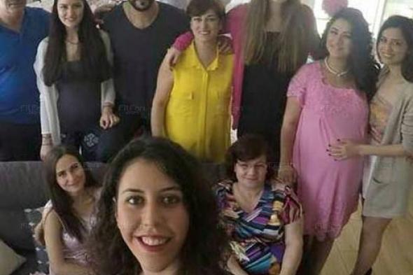 صورة- بالي بيك يجمع حبيبته بعائلته.. فهل الزواج قريب؟‎