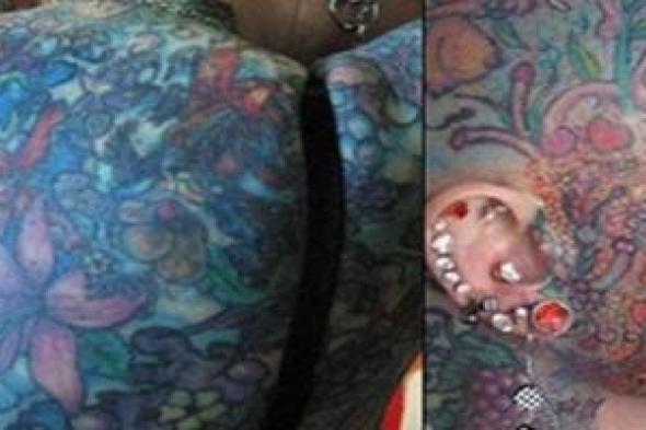 وفاة أكثر نساء العالم وشمًا عن 77 عامًا