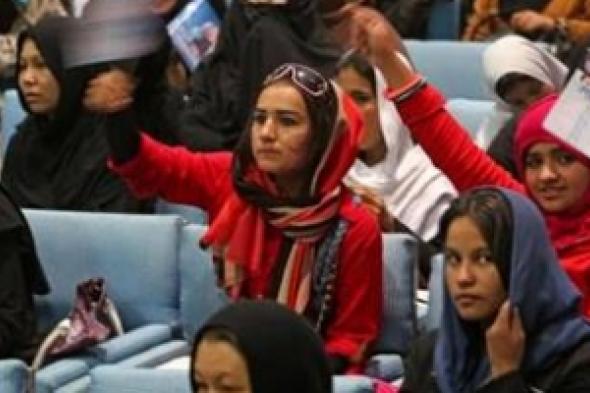 نساء أفغانستان يناضلن للمشاركة في المفاوضات مع «طالبان»