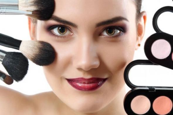 مستحضرات تجميل تحتوي على بول بشري و سموم فئران