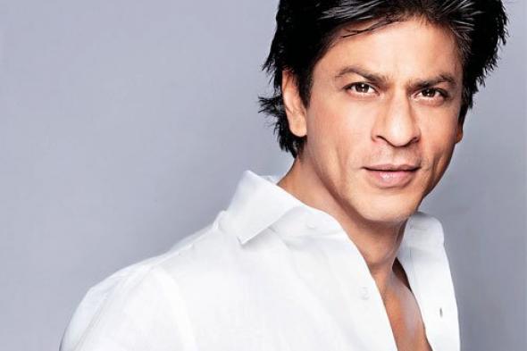 شاروخان يخضع لعملية جراحية في الركبة‎ اليسرى