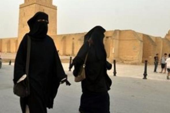 لوموند: الفكر السلفي ينتشر بين نساء تونس