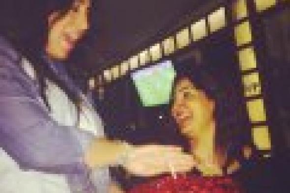 بالصور: وفاء عامر تحتفل بعيد ميلادها وسط نجمات الفن