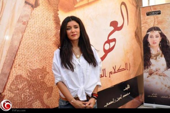 بالصور- غادة عادل وآسر ياسين وهنا شيحة يحتفلون بانتهائهم من "العهد"