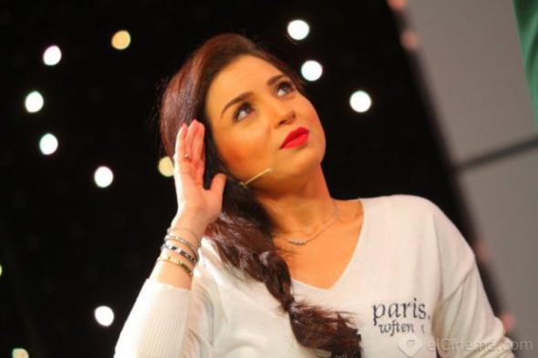 مي عز الدين مستمرة في تصوير "حالة عشق" حتى الأسبوع الثاني من رمضان