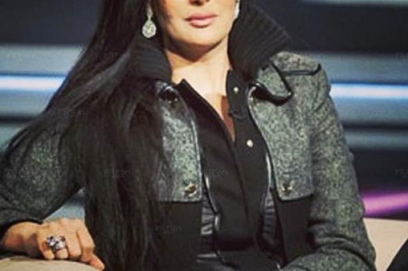 غادة عبد الرازق تنشر الصور الأولى لأختها.. هل تشبهها؟