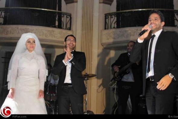 تامر حسني وحماقي ينعيان المخرج أسامة فؤاد