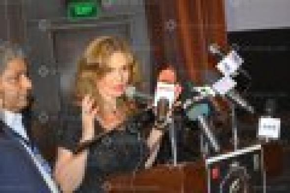 بالصور: يسرا تفتتح "أسبوع سحر السينما الأفريقية"