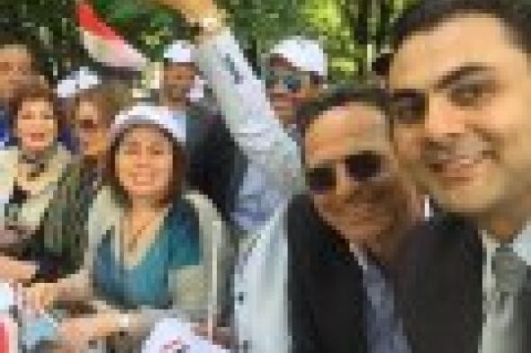 بالصور: نجوم الفن في رحلة "برلين" مع السيسي