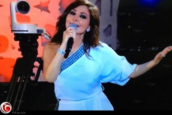 بالفيديو- إليسا في "موازين" 2015.. بين النشاز ونسيان الكلمات!