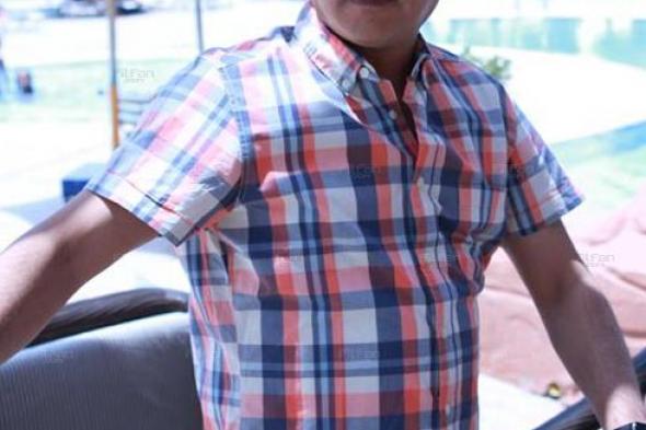 محمد هنيدي يهرب من أسماك القرش في الملصق الدعائي الأول لـ "سوبر هنيدي"