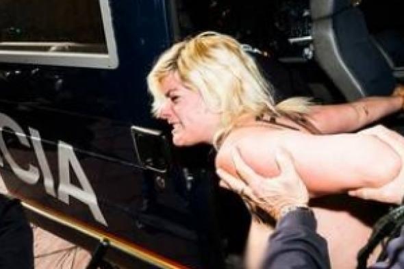 الناشطة الإسبانية بـ"فيمن" تتهم المغرب بمعاملتها بشكل "مهين"