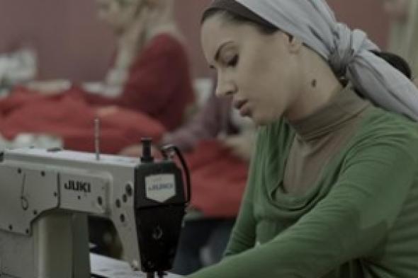 المرأة المصرية تعمل 68 ساعة أسبوعياً.. والرجل 53 فقط