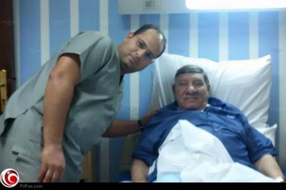 بالصور- عمر زهران يطمئن جمهور مفيد فوزي على صحته من داخل المستشفى