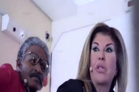 بالفيديو- هالة سرحان تخلع حذائها لضرب "رامز واكل الجو"