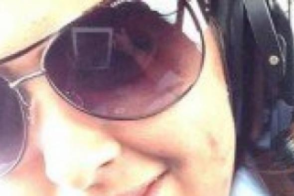 سعوديات تخطبن السيارة و اخترن مهنة كابتن طيار!