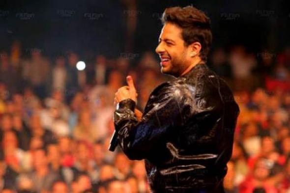 بالفيديو- محمد حماقي يستعين بالألتراس لتسجيل إحدى أغاني ألبومه الجديد