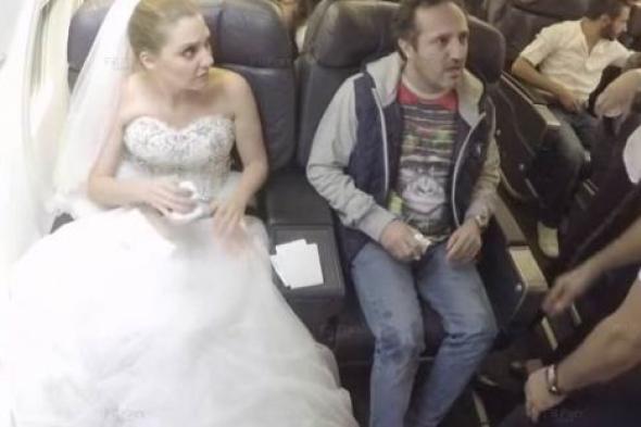 بالفيديو- شريف مدكور ينفعل على طاقم "هبوط اضطراري".. ويقف مذهولا بعد اكتشافه للمقلب