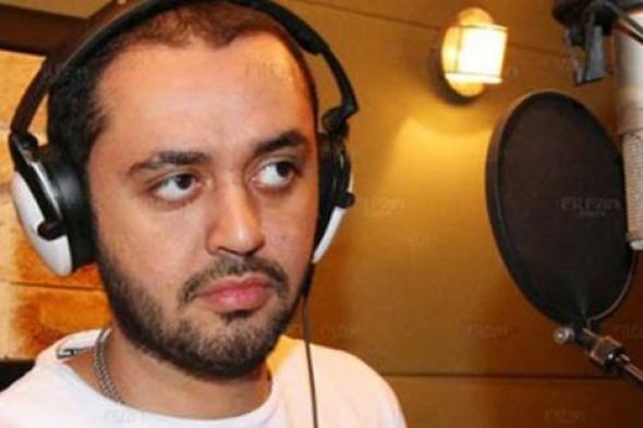 صورة- الظهور الأول لحاتم فهمي بعد الإفراج عنه