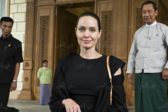 صورة- أنجلينا جولي تزور بورما