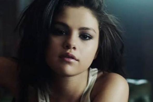 سيلينا جوميز توبخ وسائل الإعلام.. وتقترب من طرح ألبومها الجديد Revival