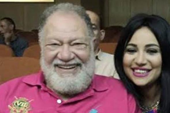 بالصور- يحيى الفخراني يساند هبة مجدي في مناقشتها للماجيستير