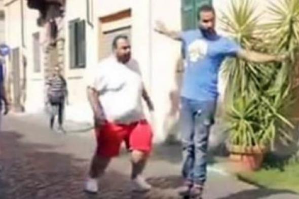 صورة- أحمد فهمي وشيكو يعيدان "شلوت" حازم إمام لرمضان صبحي في "مباراة القمة 110"