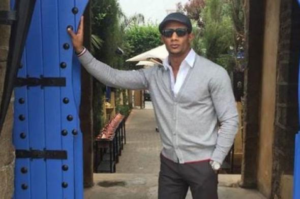بالفيديو- محمد رمضان يستعرض مهارته في كرة القدم