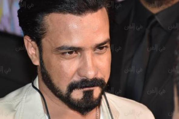 بالصور- محمد رجب يشارك جمهوره بصورة مع ابنه يوسف