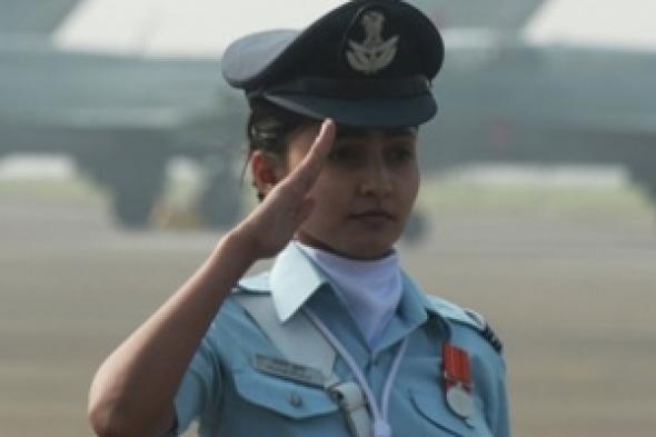 الهند تسمح للنساء بالقتال جوًا..و108 يقدن طائرات نقل وهليكوبتر