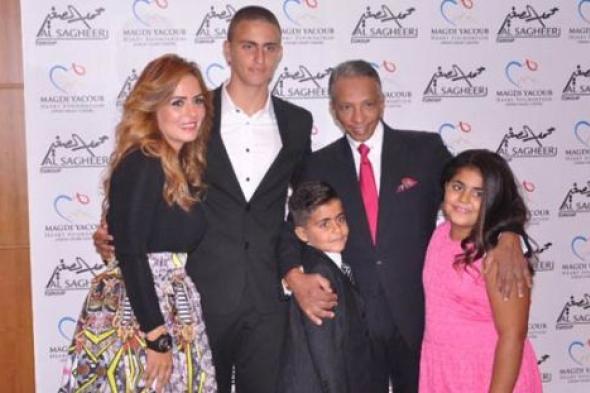 أحمد السقا يتغيب عن احتفال والد زوجته بتوقيع كتابه