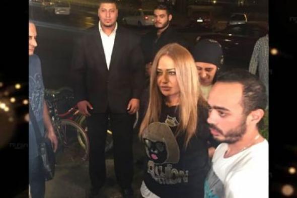 بالصور- ليلى علوي في سباق دراجات بقصر النيل