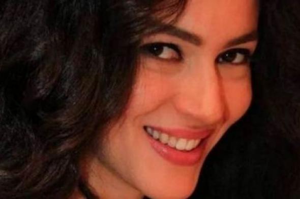 بالصور- ندى موسى بإطلالة جريئة في جلسة تصوير جديدة