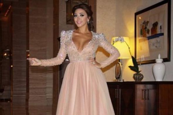 صورة- ميريام فارس تستعرض حجم بطنها بعد الحمل